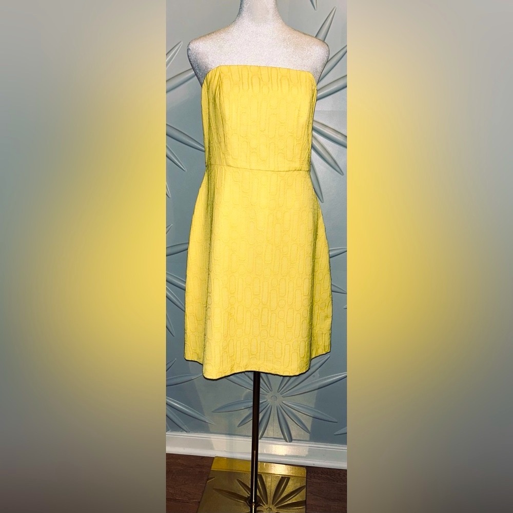 EUC The Limited SZ 8 yellow strapless dress w/geometric tone on tone print - Picture 8 of 9